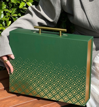 ĐI TẶNG QUÀ: TƯỞNG DỄ, AI DÈ KHÔNG HỀ ĐƠN GIẢN