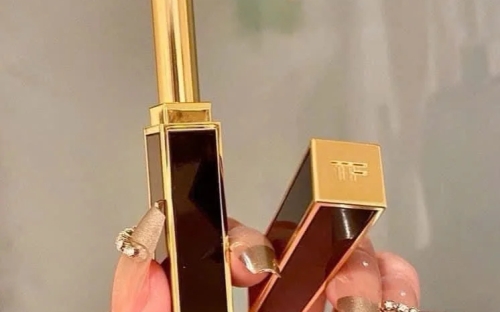 Gợi ý quà tặng 20/10 cho cô nàng cá tính – Khi món quà phản chiếu bản ngã riêng