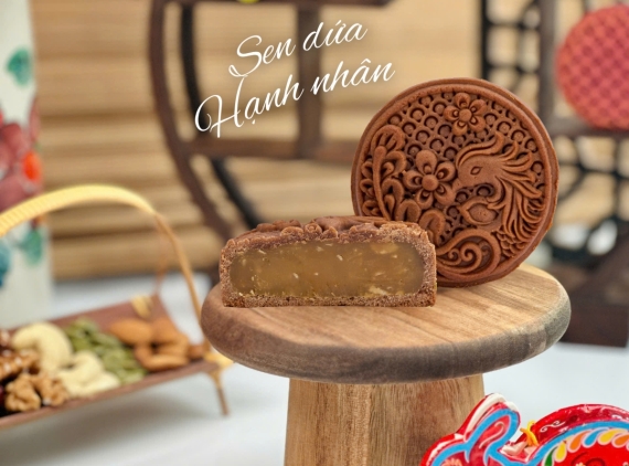 Bánh Trung Thu Sen Dứa Hạnh Nhân 150g