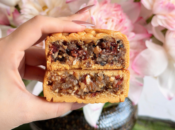 Bánh trung thu thập cẩm truyền thống