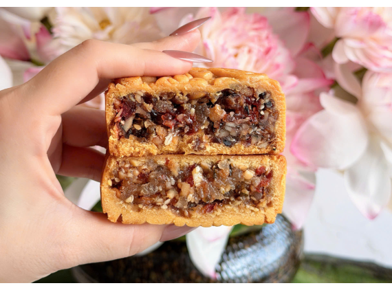 Bánh trung thu thập cẩm truyền thống